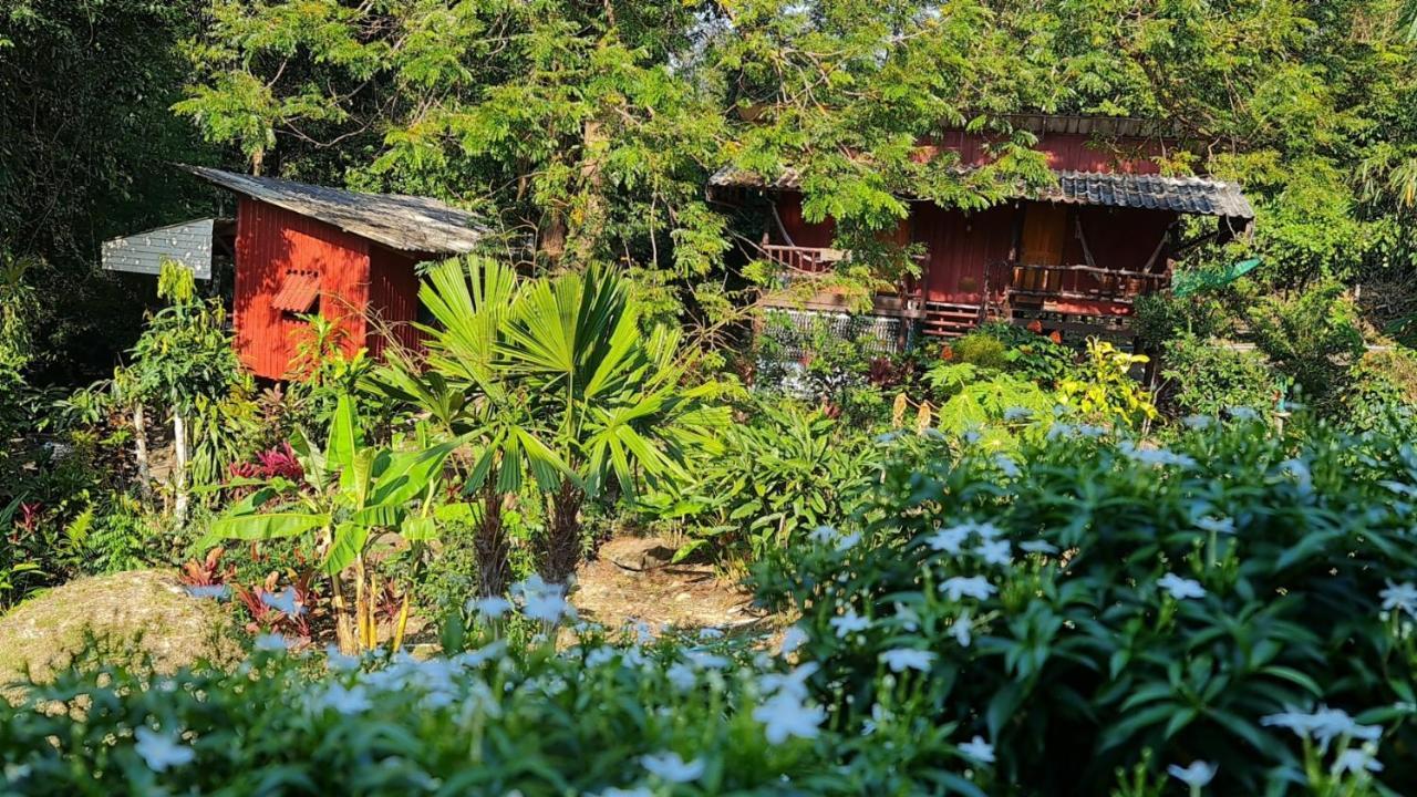Wooden Hut Koh Kood Hotel Ko Kut Exterior photo