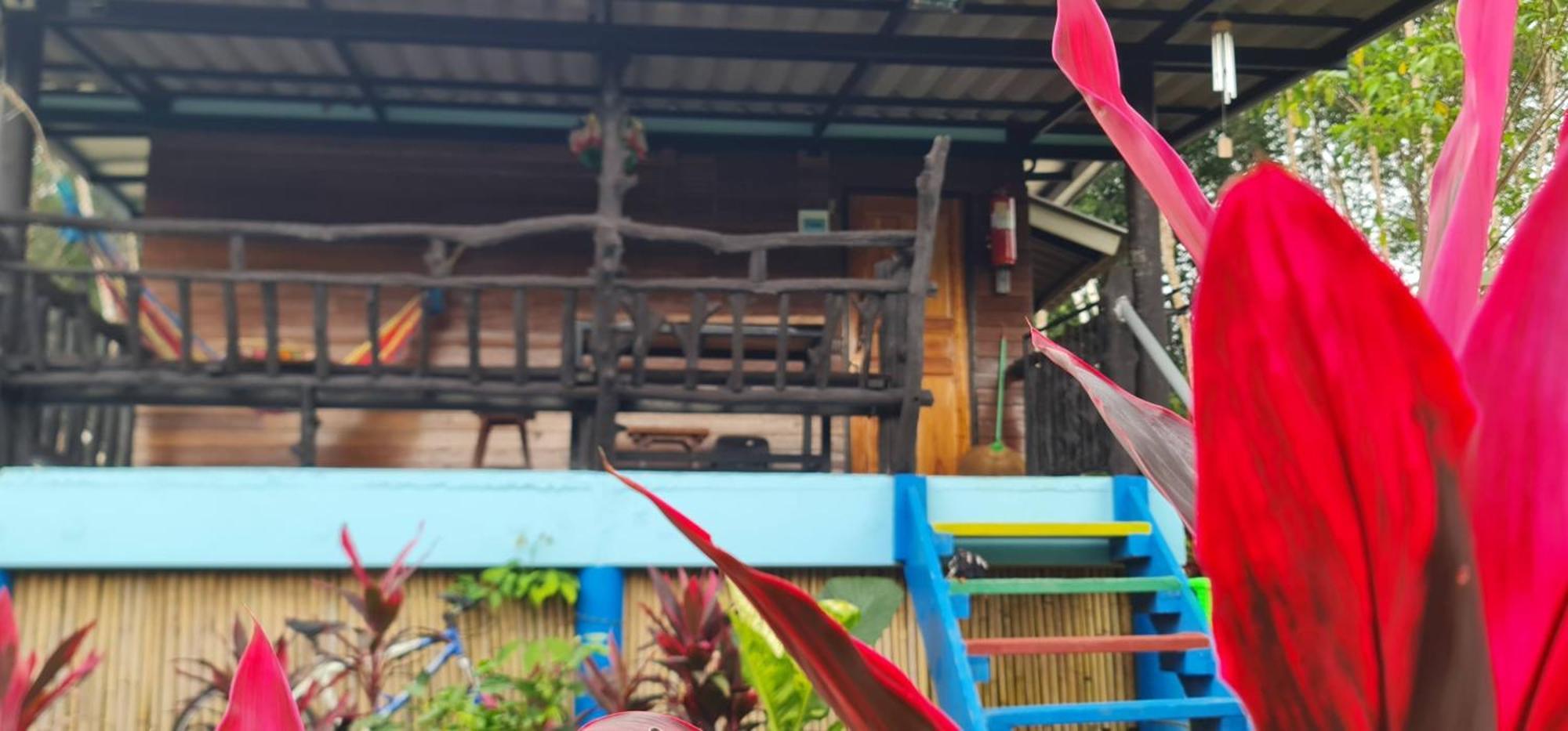 Wooden Hut Koh Kood Hotel Ko Kut Exterior photo